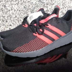 Adidas Questar Flow men's size 13 black and red